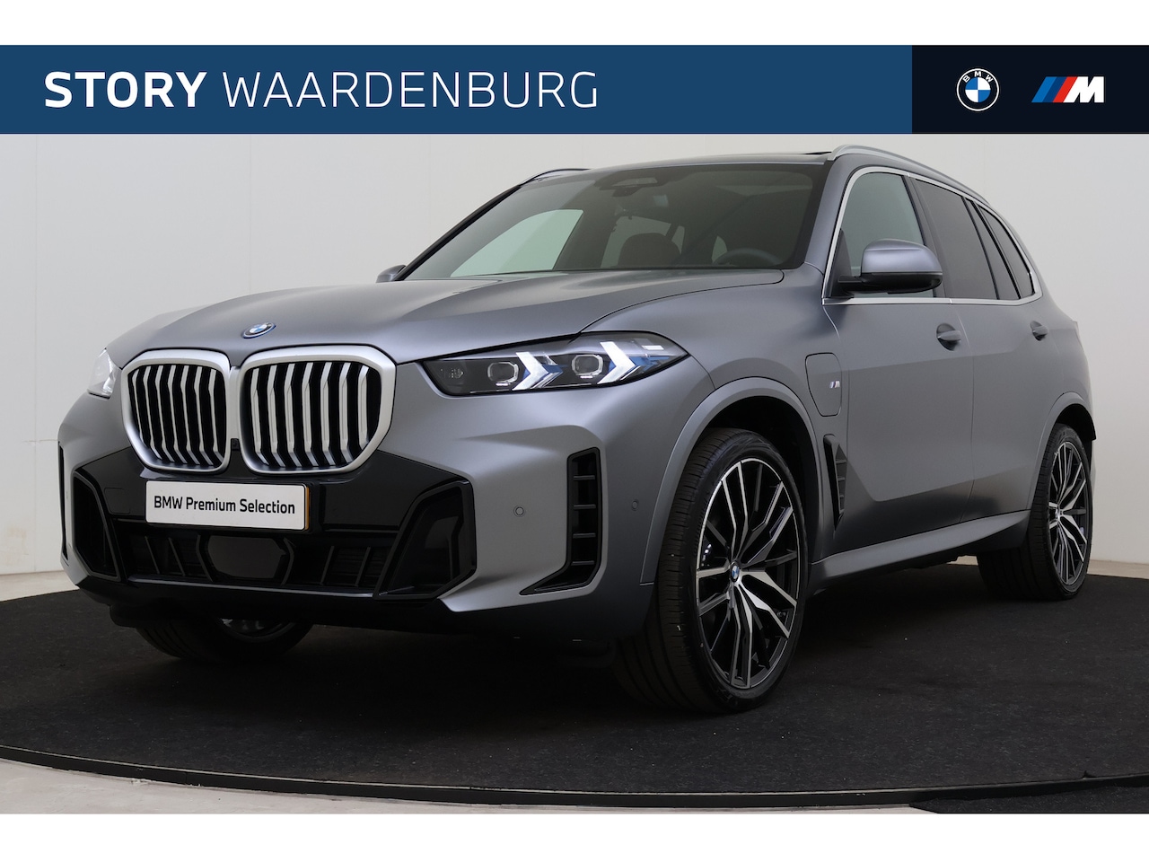 BMW X5 - xDrive50e High Executive M Sport Automaat / Panoramadak Sky Lounge / Trekhaak / Bowers & W - AutoWereld.nl
