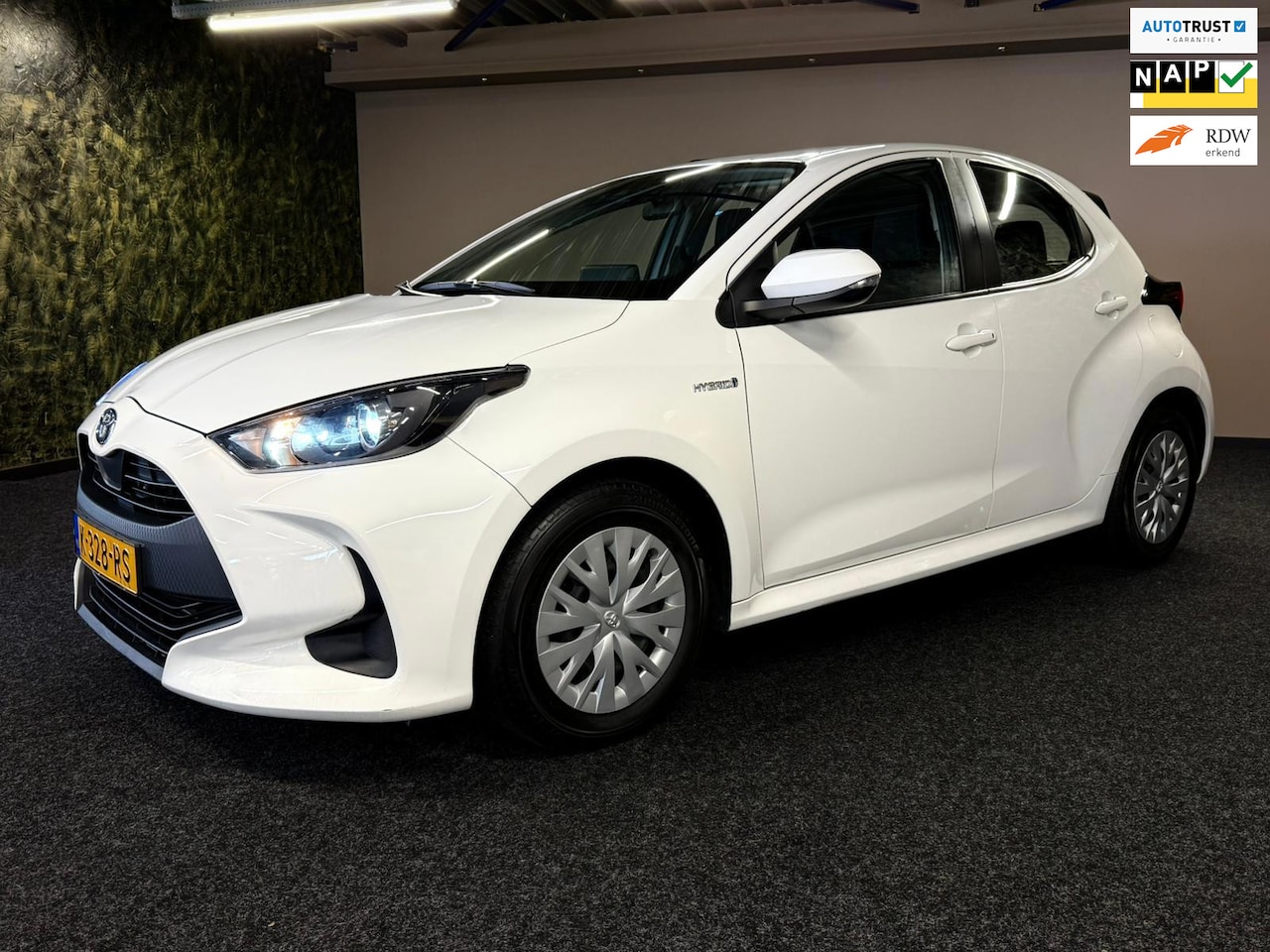 Toyota Yaris - 1.5 Hybrid Active-AUTOMAAT-CARPLAYNAI-CAM-NAP - AutoWereld.nl