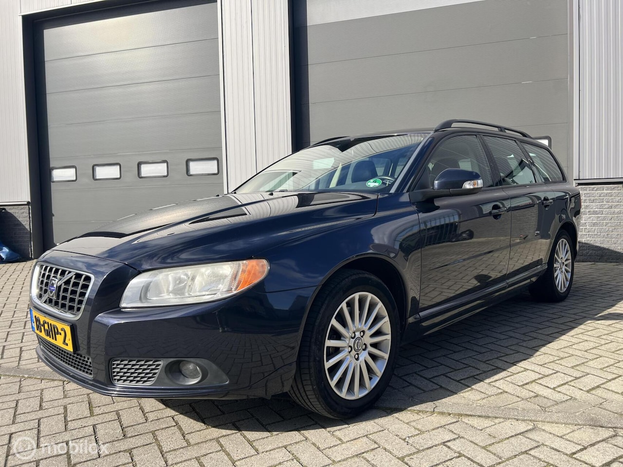 Volvo V70 - 2.5FT Momentum | Leder | Navi | Hele nette staat! - AutoWereld.nl