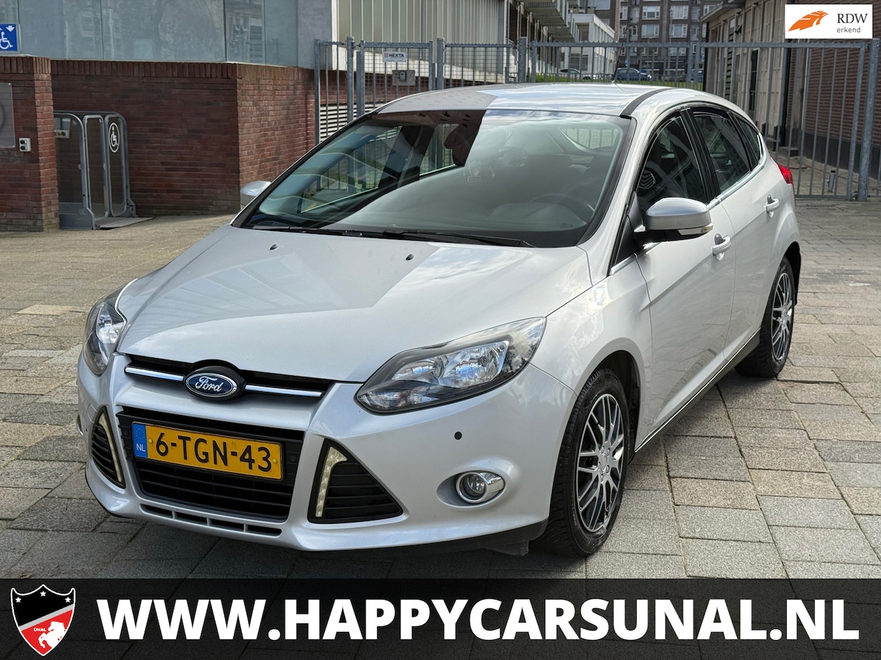 Ford Focus - 1.6 EcoBoost Titanium 1.6 EcoBoost Titanium,NIEUWE APK, AIRCO, CRUISE - AutoWereld.nl