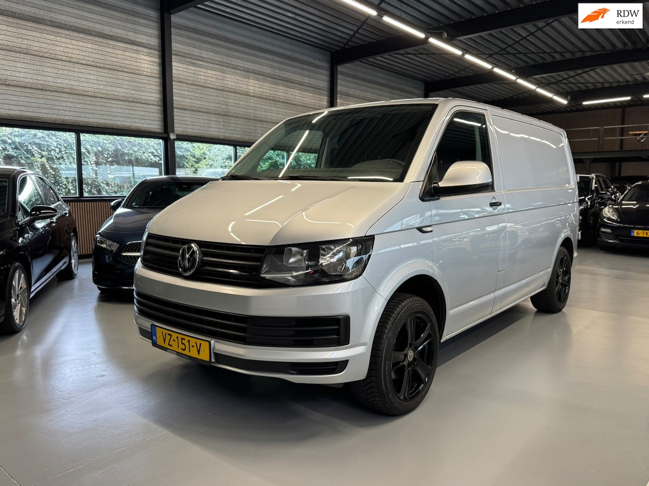 Volkswagen Transporter - 2.0 TDI L1H1 Highline 2.0 TDI L1H1 Highline - AutoWereld.nl