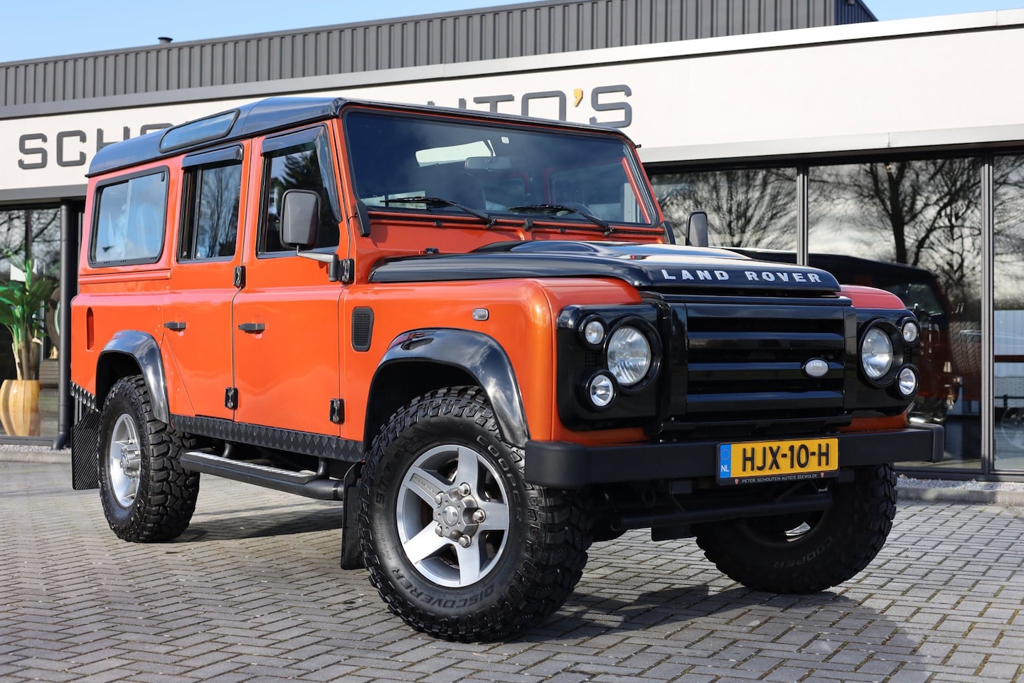 Land Rover Defender 110 - TD4 SW Fire Edition 7-Persoons | Airco | Leder | LMV - AutoWereld.nl