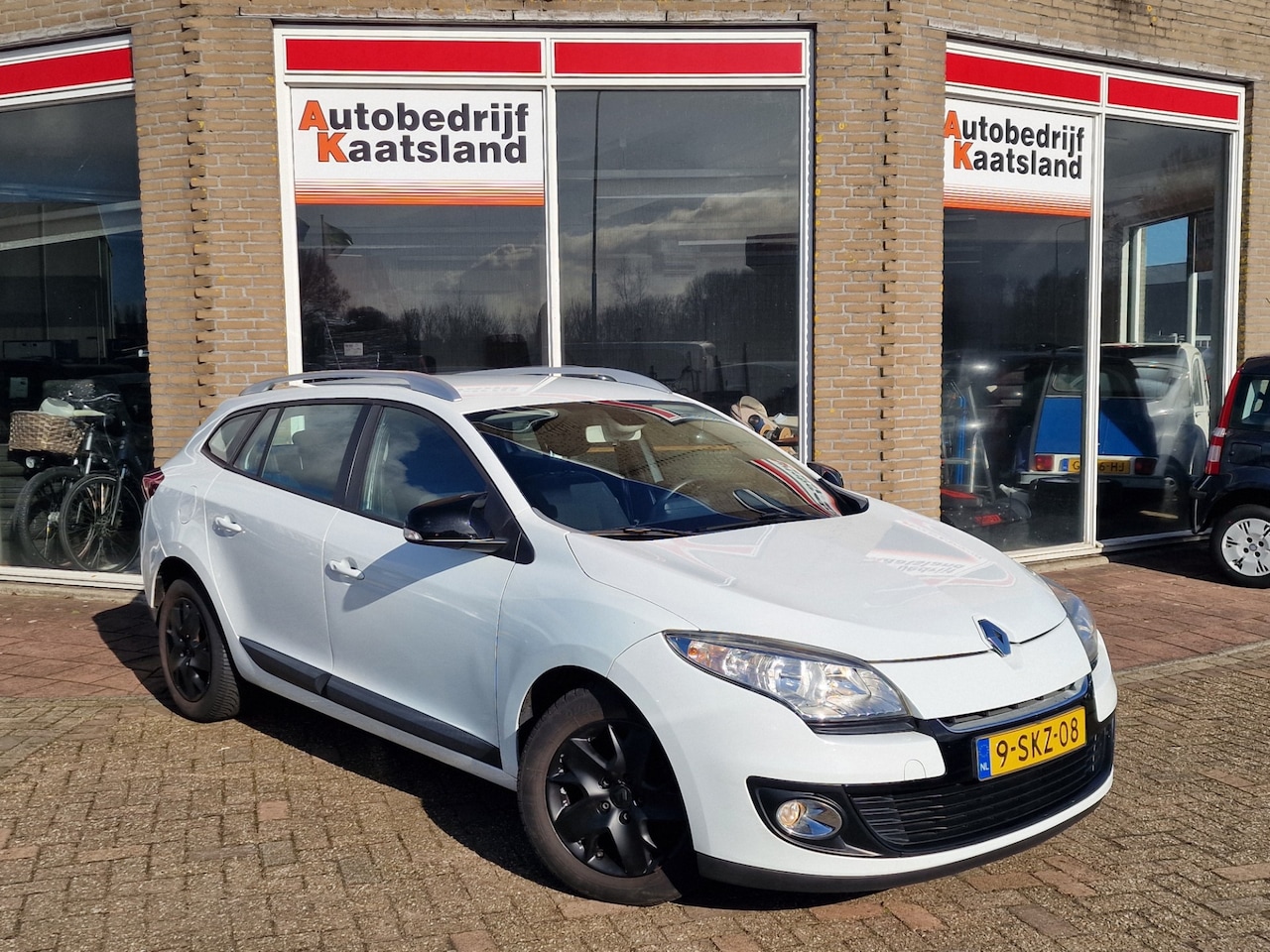 Renault Mégane Estate - 1.5 dCi Expression - Navi - Trekhaak - 6 Bak - AutoWereld.nl