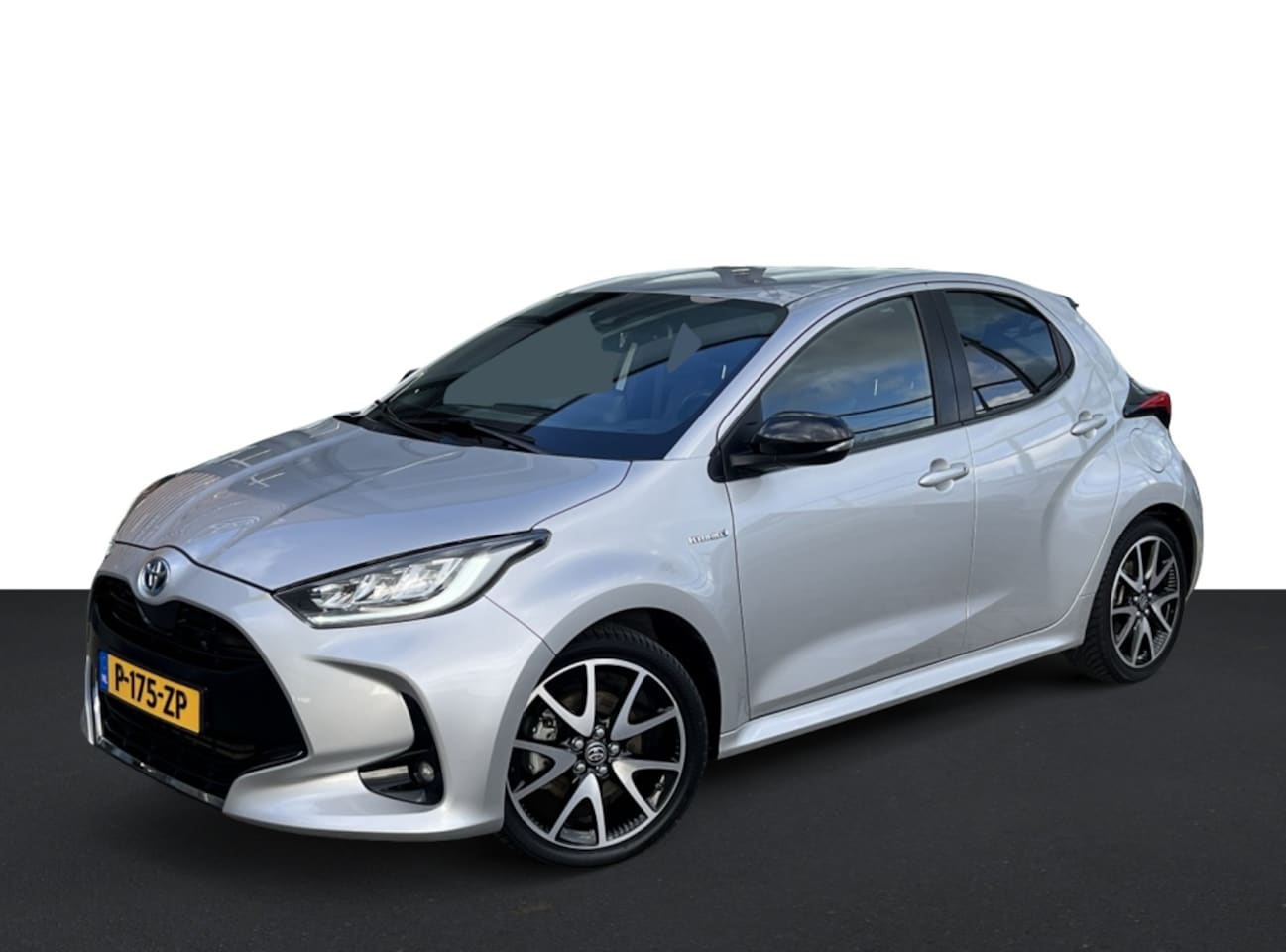 Toyota Yaris - 1.5 Hyb. Executive | allseason banden | half leder | - AutoWereld.nl
