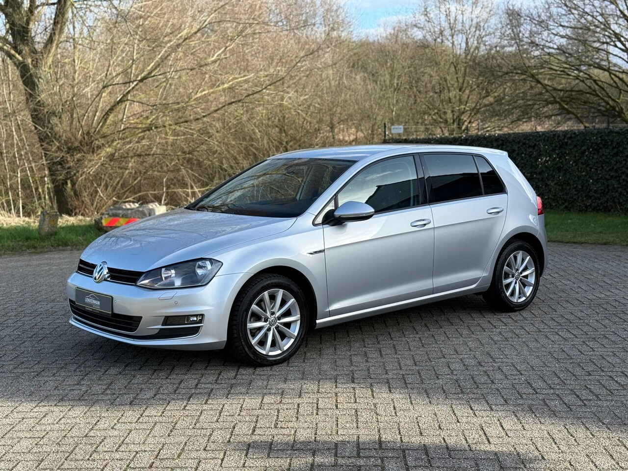 Volkswagen Golf - 1.2 TSI Highline 1E EIG I UNIEKE KM I VOLL ONDH I BLUETOOTH - AutoWereld.nl