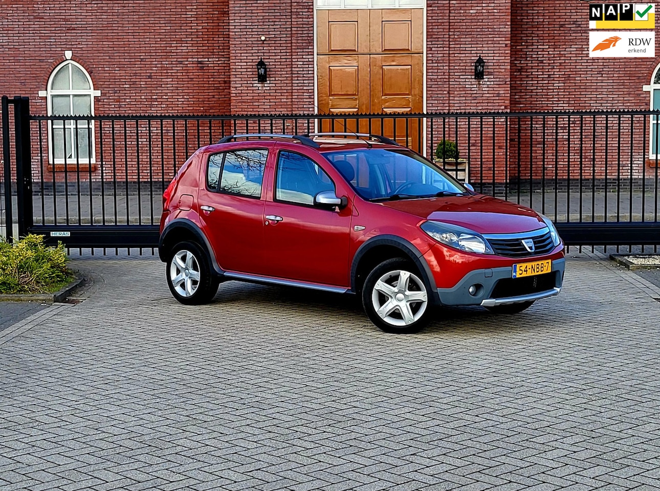 Dacia Sandero Stepway - 1.6 / 1e eigenaar / Nap / Airco / Dealer onderhouden - AutoWereld.nl