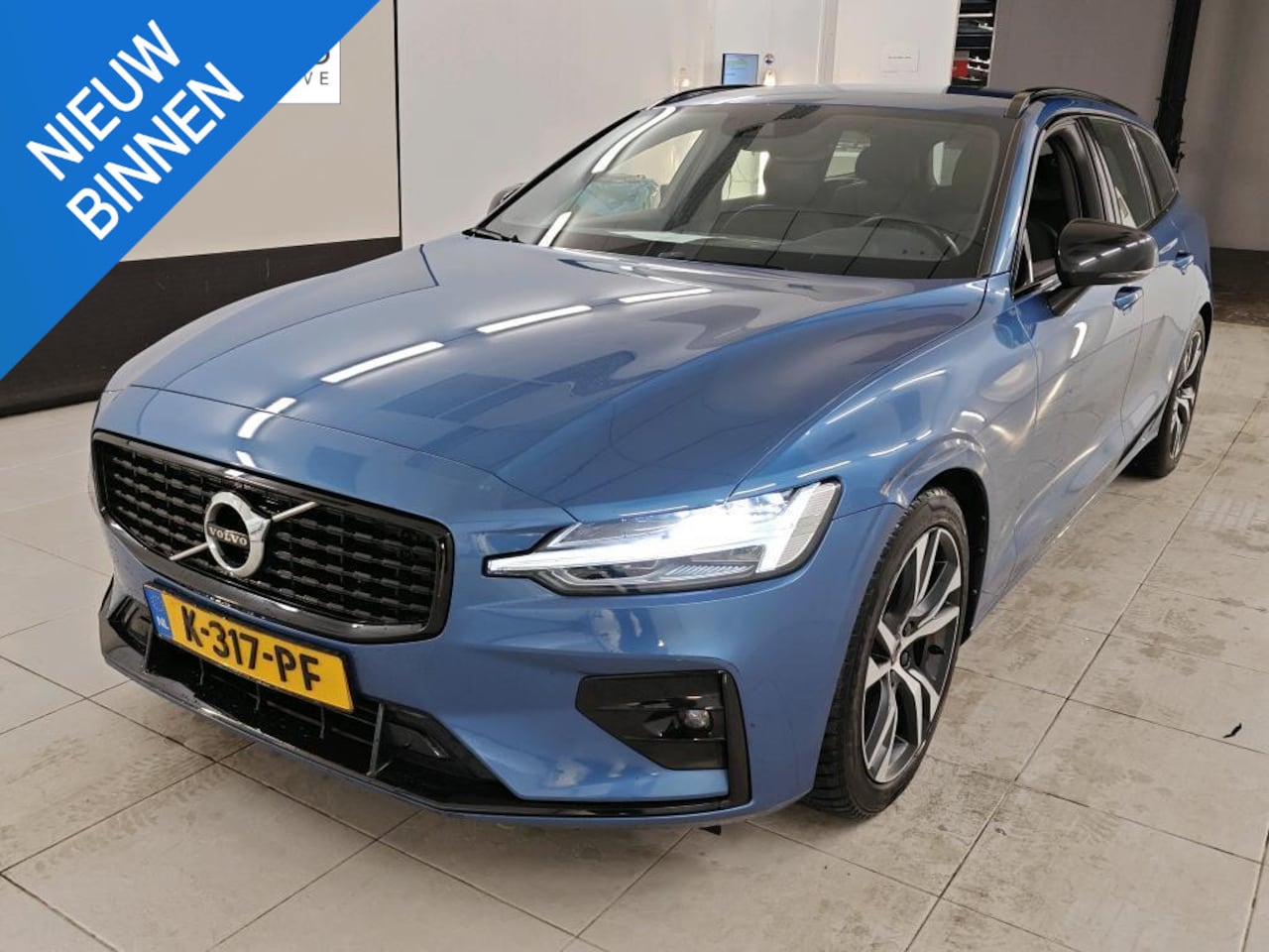 Volvo V60 - 2.0 B3 R-Design NL-AUTO | R-DESIGN | TREKHAAK - AutoWereld.nl