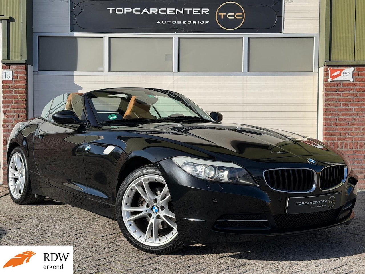 BMW Z4 Roadster - sDrive23i Executive/LEER/STOELV/APK - AutoWereld.nl