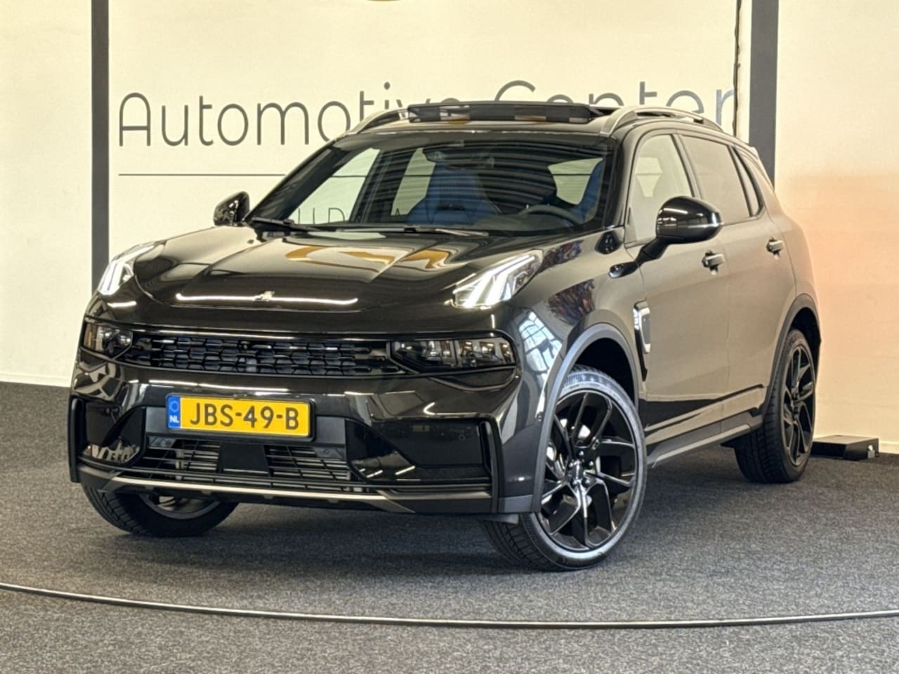 Lynk & Co 01 - 1.5 PHEV | MY23 | 6.6 KWH | BLACK-PAKKET | ZWARTE HEMEL | PANO | - AutoWereld.nl