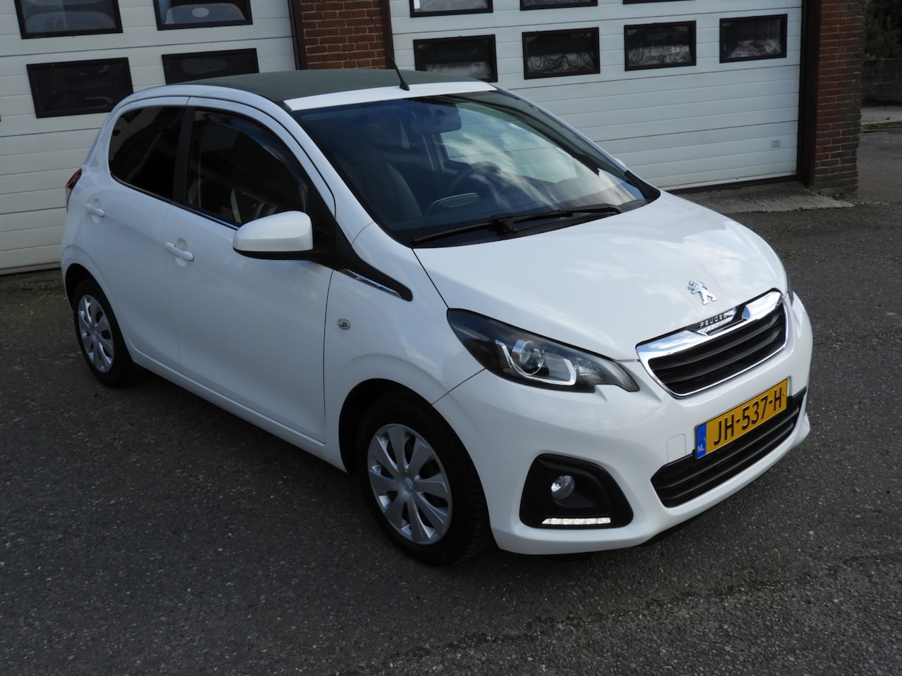 Peugeot 108 - 1.0 e-VTi Active TOP! cabrio Top - AutoWereld.nl