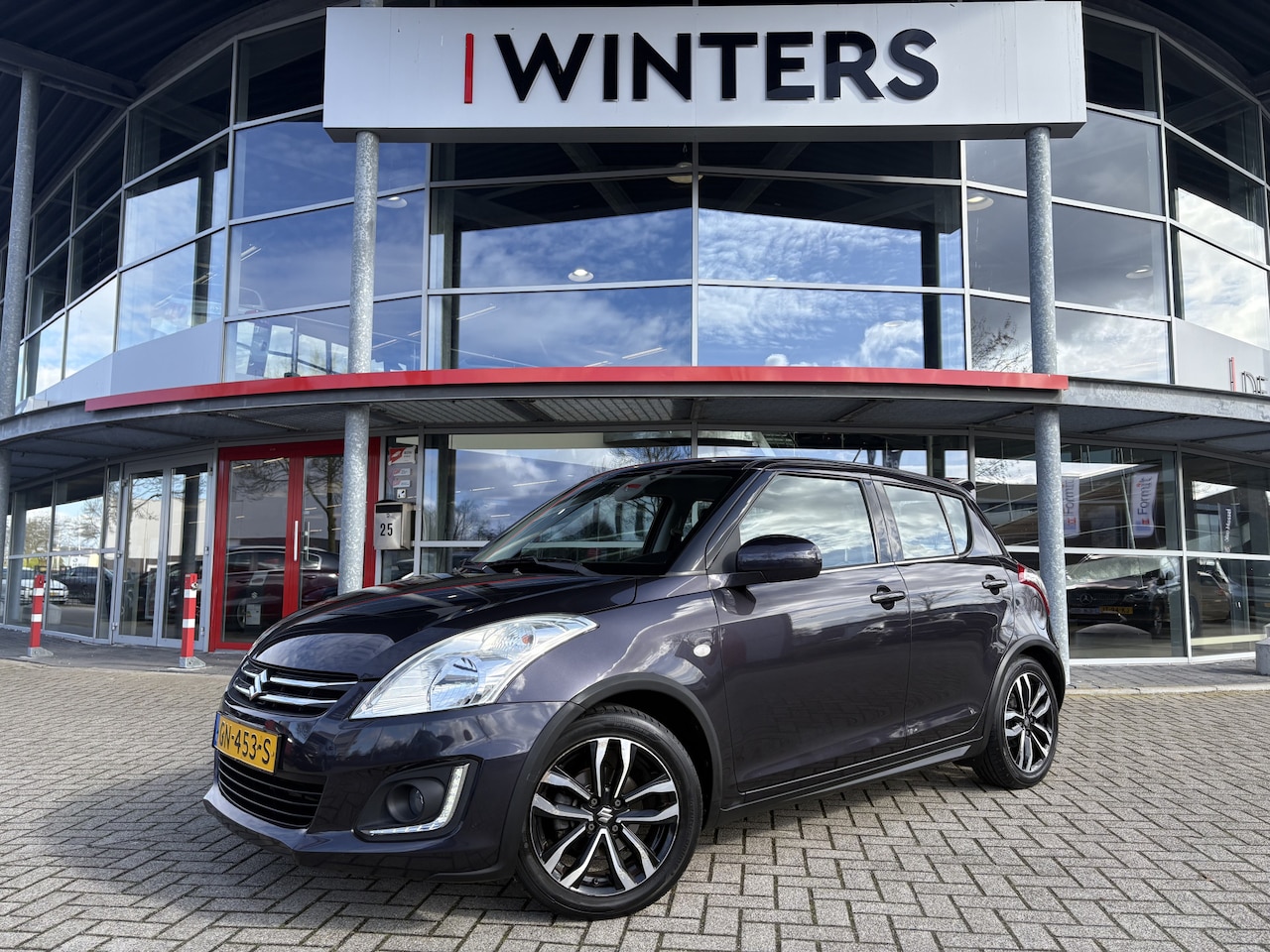 Suzuki Swift - 1.2 Style EASSS | Cruise Control | Trekhaak | Airco | Lichtmetalen velgen | - AutoWereld.nl