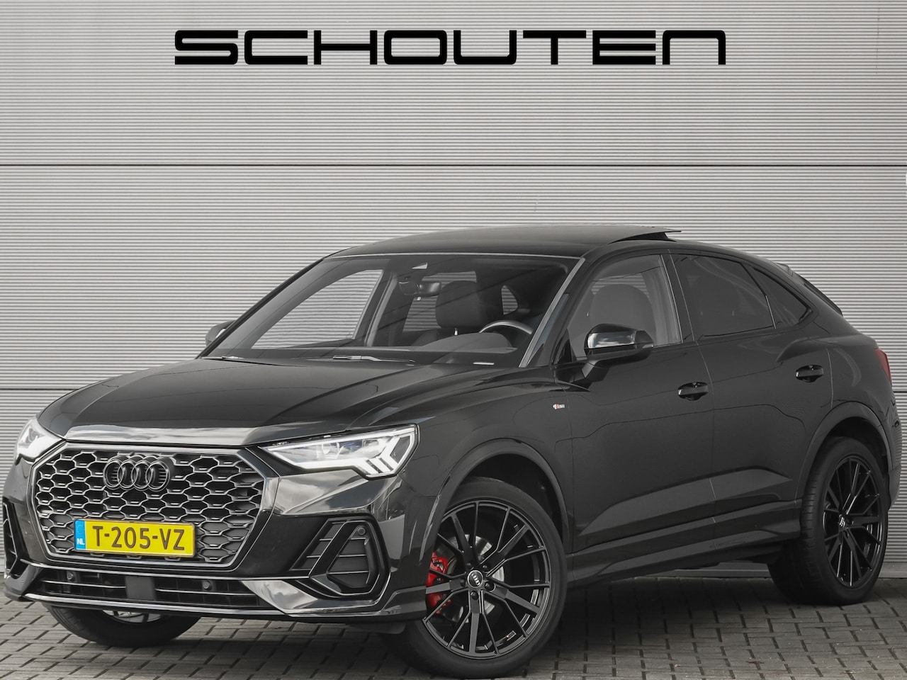 Audi Q3 Sportback - 35 TFSI S Edition Pano Zwart Optiek Virtual Cockp 20" - AutoWereld.nl
