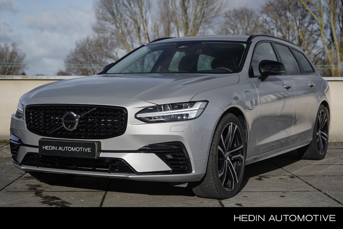 Volvo V90 - 2.0 T8 Plug-in hybrid AWD Ultra Dark | Panoramadak | Adaptieve Cruise controle | BLIS |  C - AutoWereld.nl