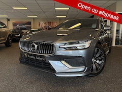 Volvo V60 - 2.0 T8 AWD Inscription Pano / Leder met verkoeling, verwarming en massage / Head Up / BLIS