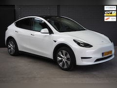 Tesla Model Y - RWD 58 kWh Black & White interior