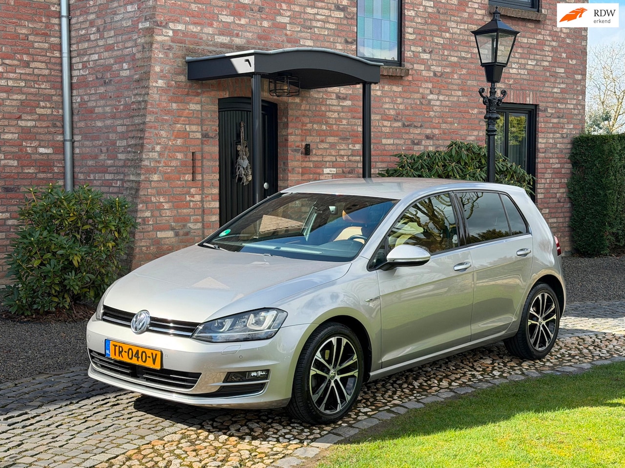 Volkswagen Golf - 1.4 TSI Business Edition Leder ACC Led Clima - AutoWereld.nl