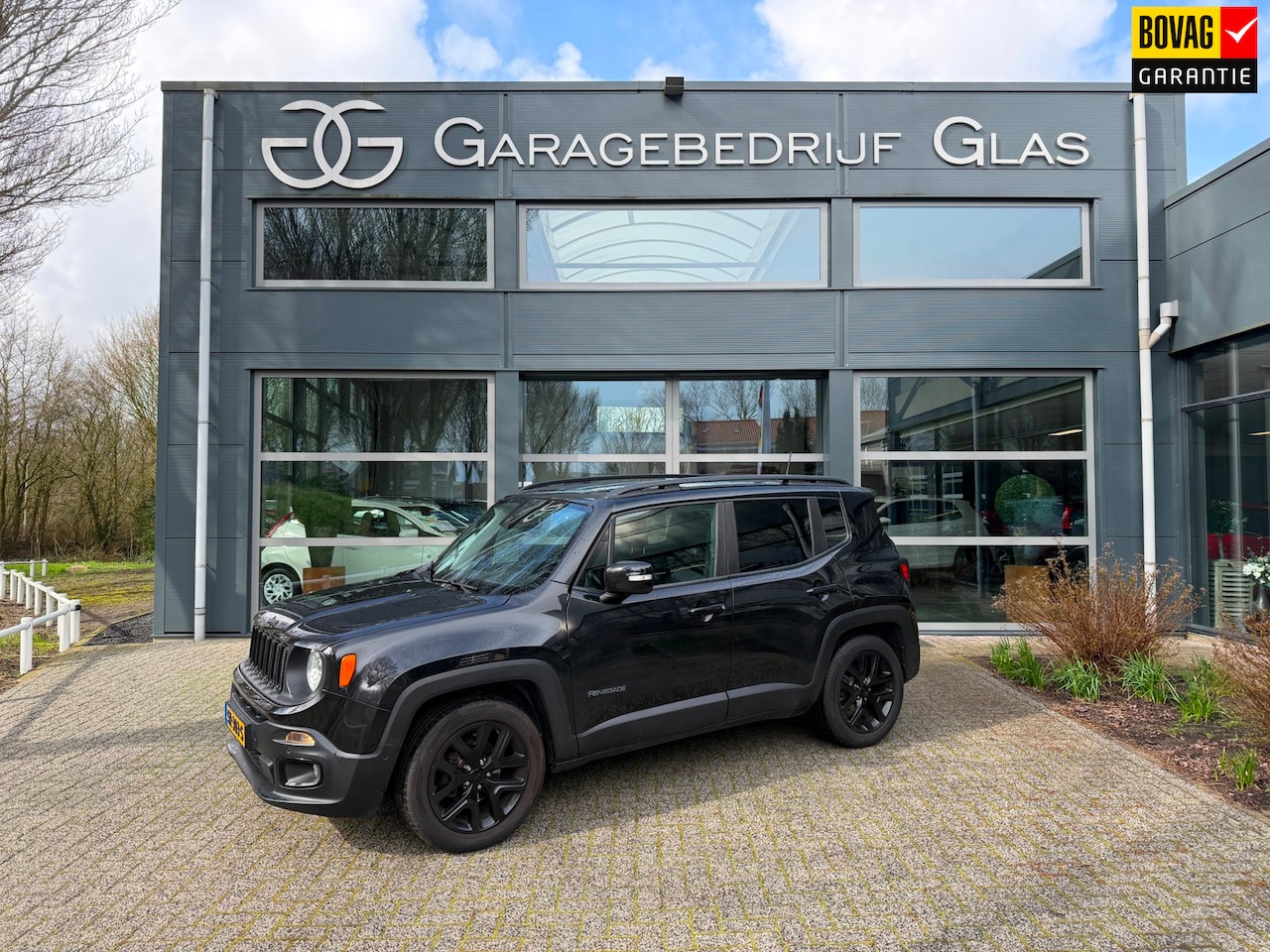 Jeep Renegade - 1.4 MultiAir Night Eagle II Limited 1.4 MultiAir Night Eagle II Limited 140 pk - AutoWereld.nl