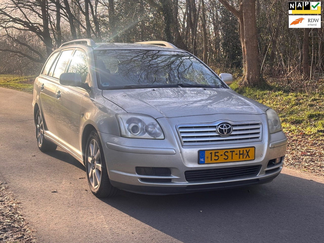Toyota Avensis Wagon - 2.0 D-4D Linea Luna 2.0 D-4D Linea Luna Airco - AutoWereld.nl
