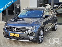 Volkswagen T-Roc - 1.5 TSI Style Business Carplay Cam Stoelvw LM18