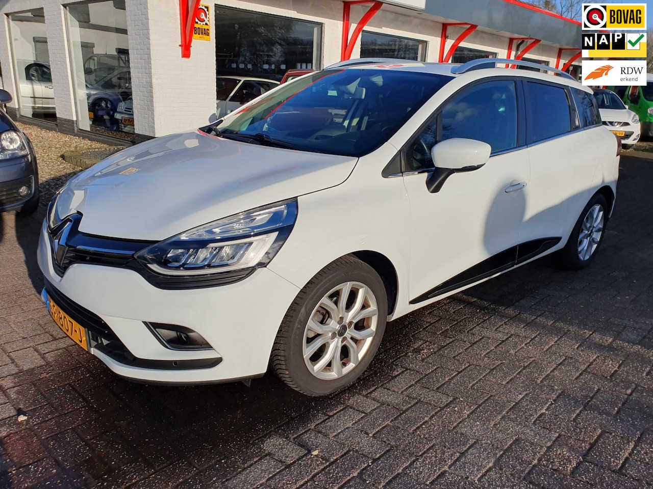 Renault Clio Estate - 0.9 TCe Intens NAVI/LED/PDC BJ 2018 - AutoWereld.nl