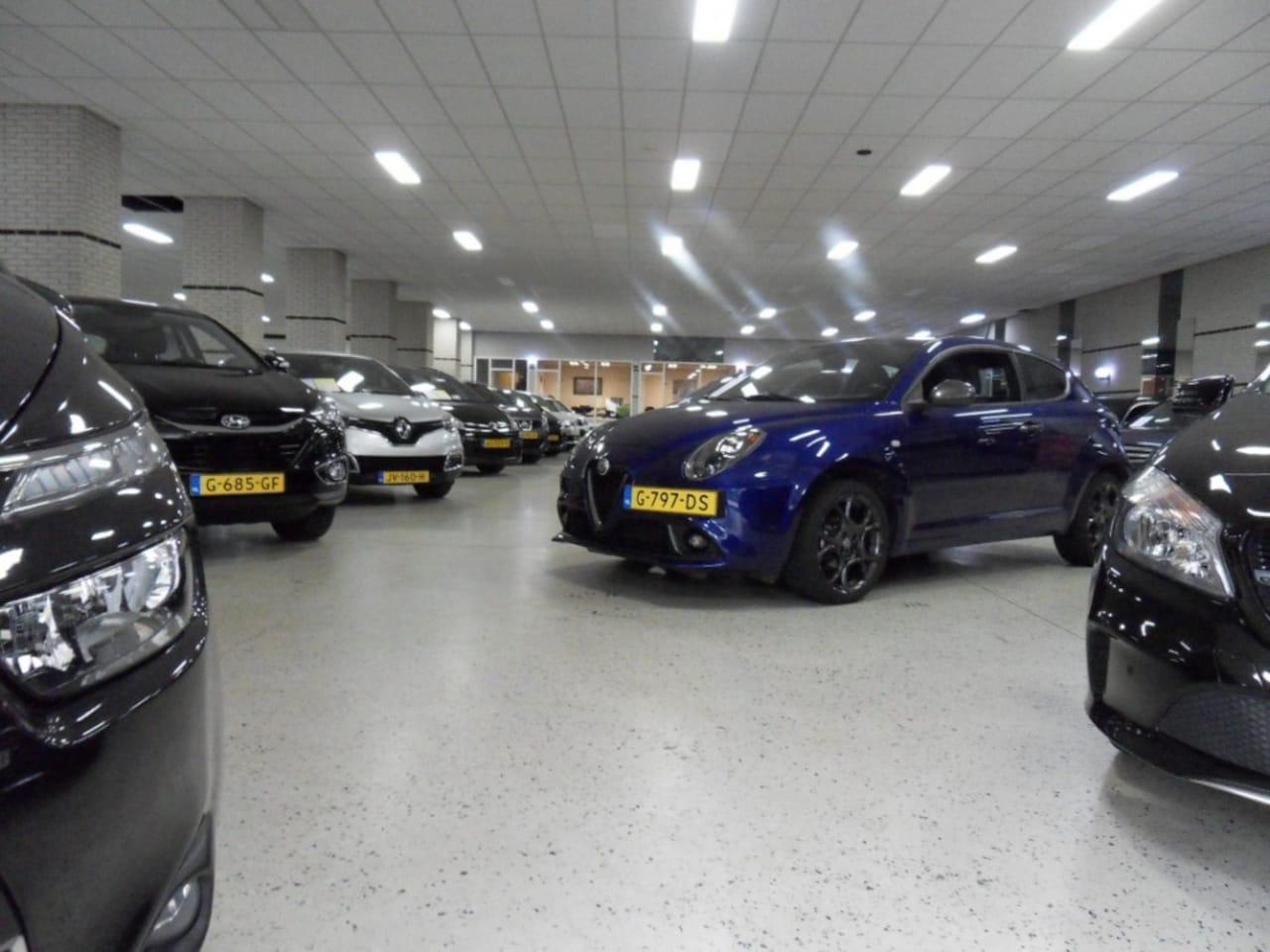 Peugeot 208 - 1.2 Allure 5 Deurs Navigatie PDC Camera Apple Android - AutoWereld.nl