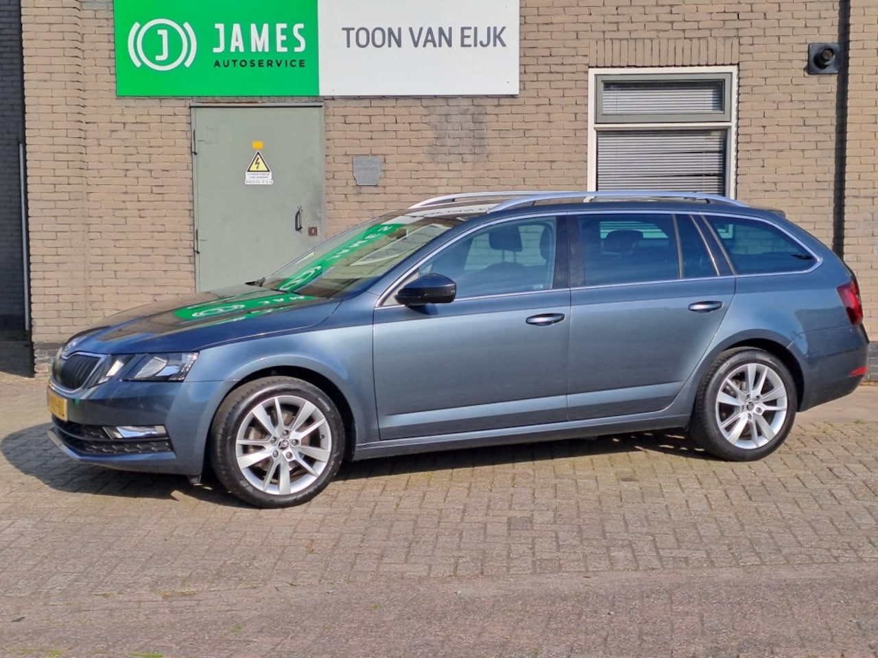 Skoda Octavia - 115 pk TSI Clever EDITION DSG Automaat Navi-Pdc achter-Lm velgen - AutoWereld.nl
