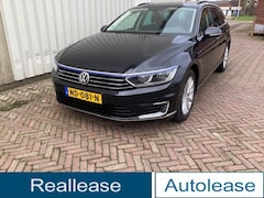 Volkswagen Passat - PHEV station 1e eigenaar navigatie cruise control lm velgen