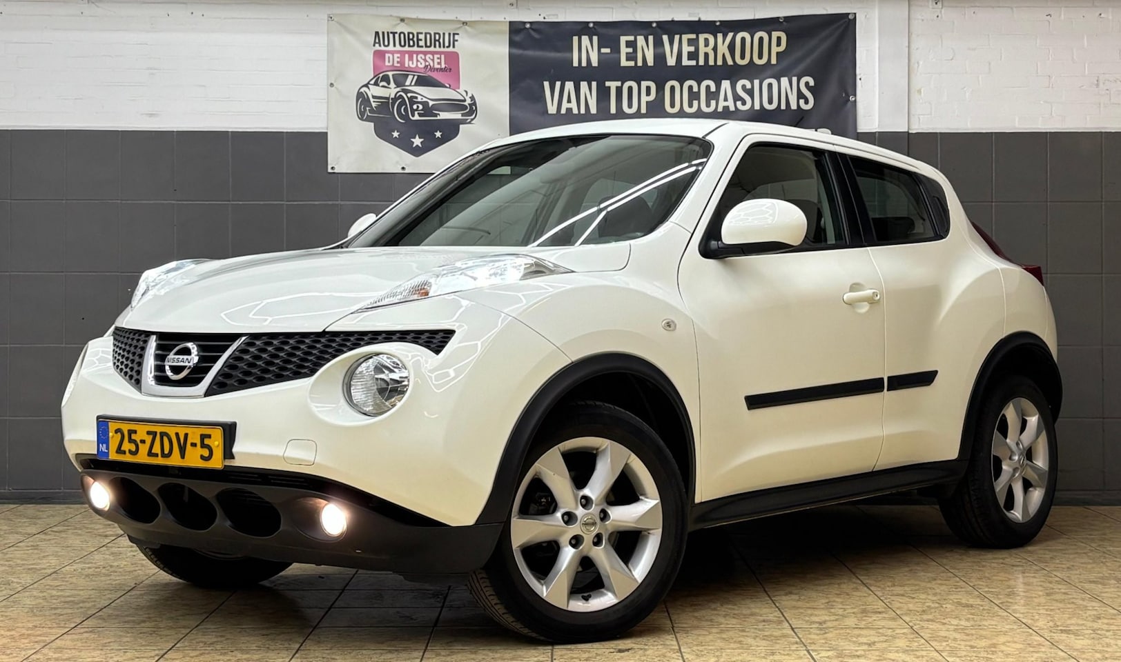 Nissan Juke - 1.6 Acenta /2DE EIGN /Nieuwe Staat /Rijklaar - AutoWereld.nl
