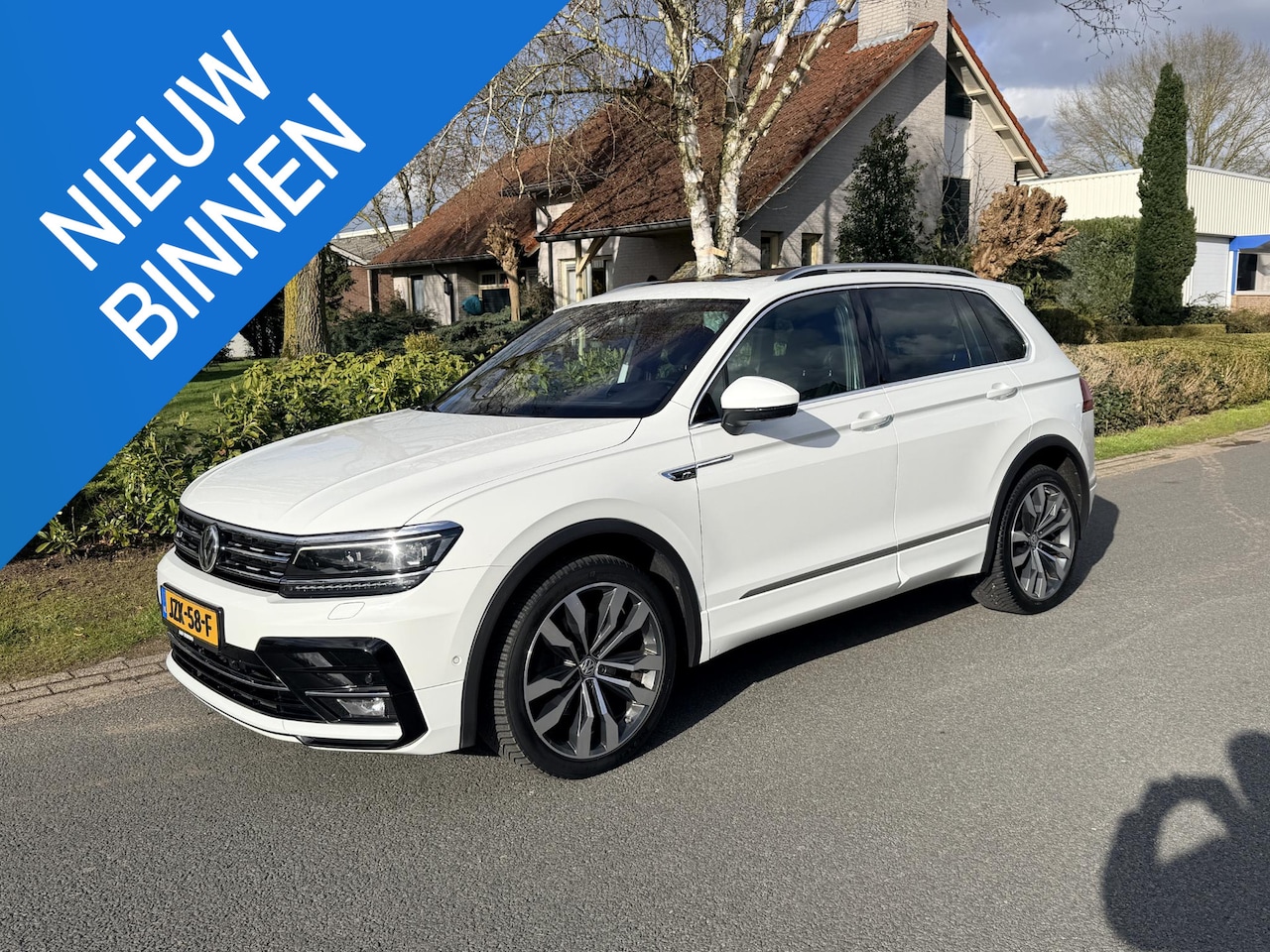 Volkswagen Tiguan - 2.0 TSI 4Motion 220PK DSG 3xR-Line•Pano - AutoWereld.nl