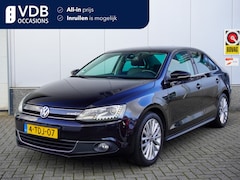 Volkswagen Jetta - 1.4 TSI Hybr Highline | DSG | Cruise | Clima | Led | Park. senso