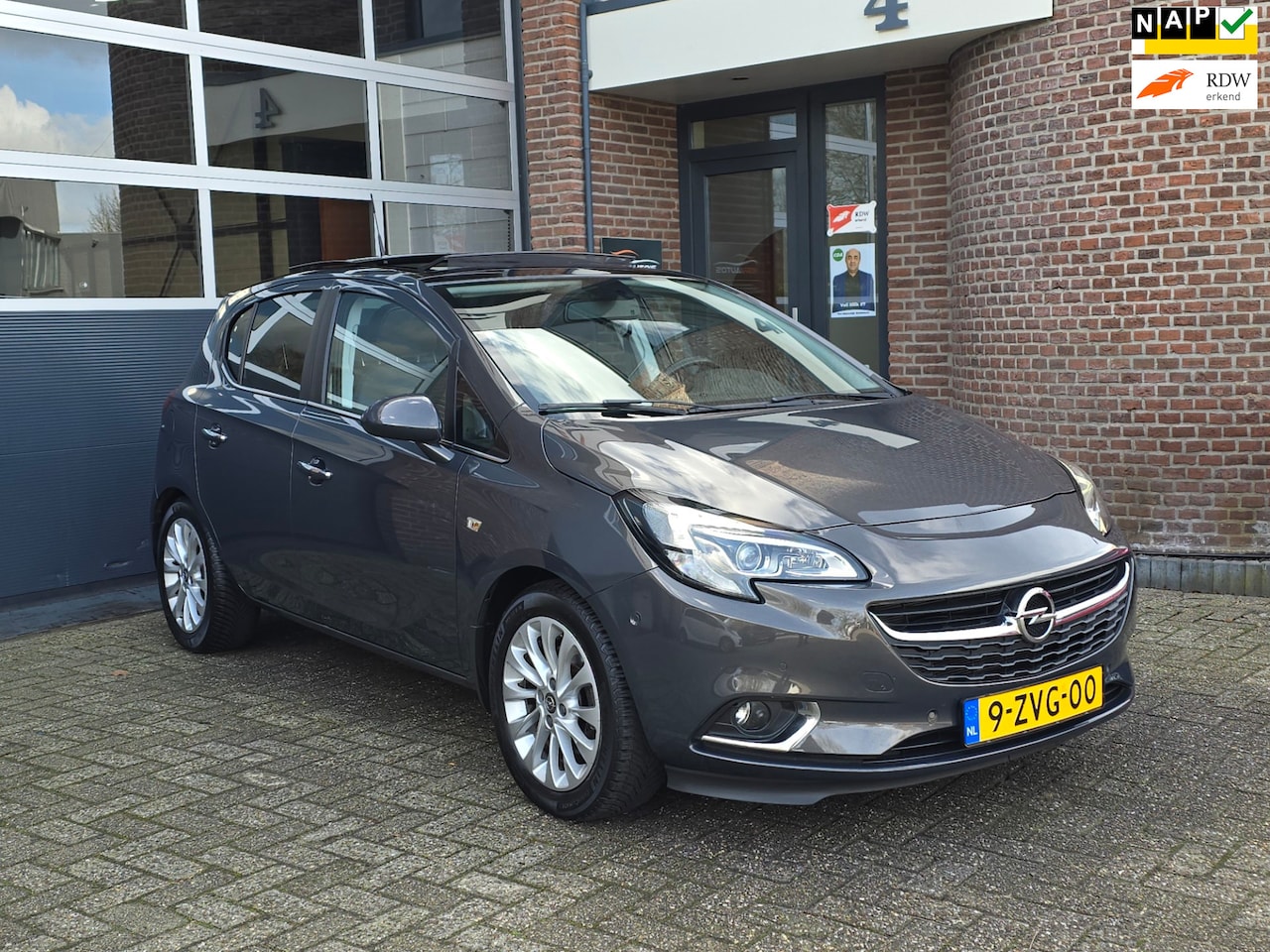 Opel Corsa - 1.0 Turbo Cosmo 5DR |Nap |Panoramadak |Camera - AutoWereld.nl