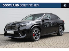 BMW iX2 - eDrive20 High Executive M Sport / Panoramadak / Sportstoelen / M Adaptief onderstel / Comf