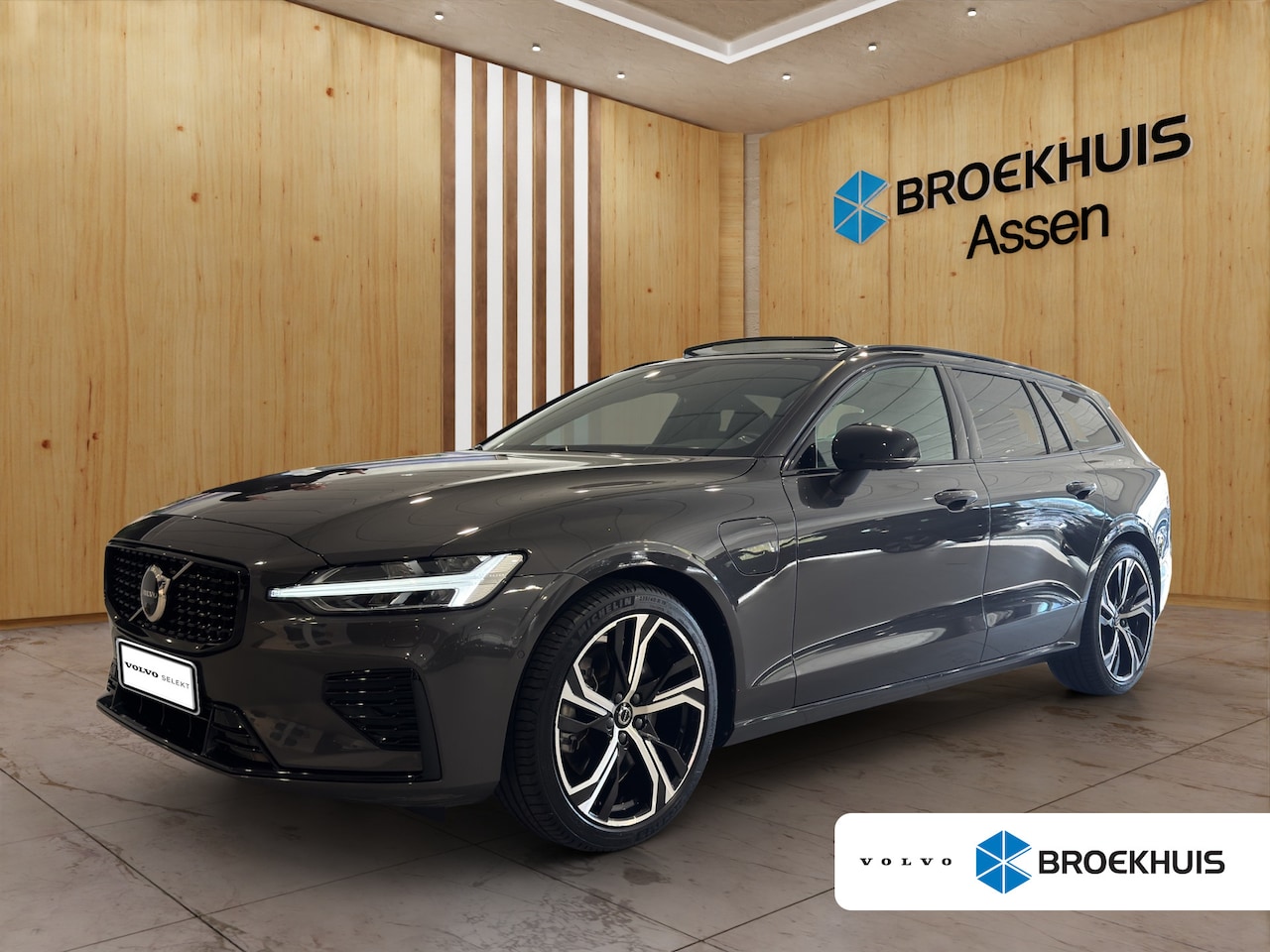 Volvo V60 - T6 AWD Ultimate Dark | 360 Camera | Harman & Kardon | Pano | Stoel + Stuur verwarming | He - AutoWereld.nl