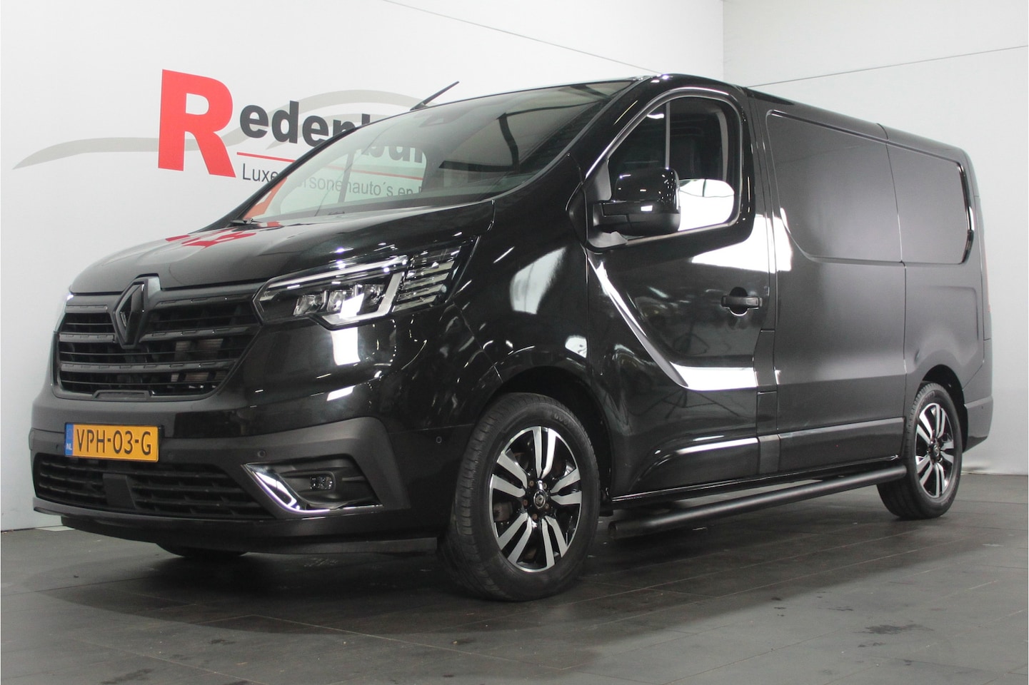 Renault Trafic - 2.0 dCi 150 T29 L1H1 Luxe - Automaat - Carplay / Navi / Camera - AutoWereld.nl