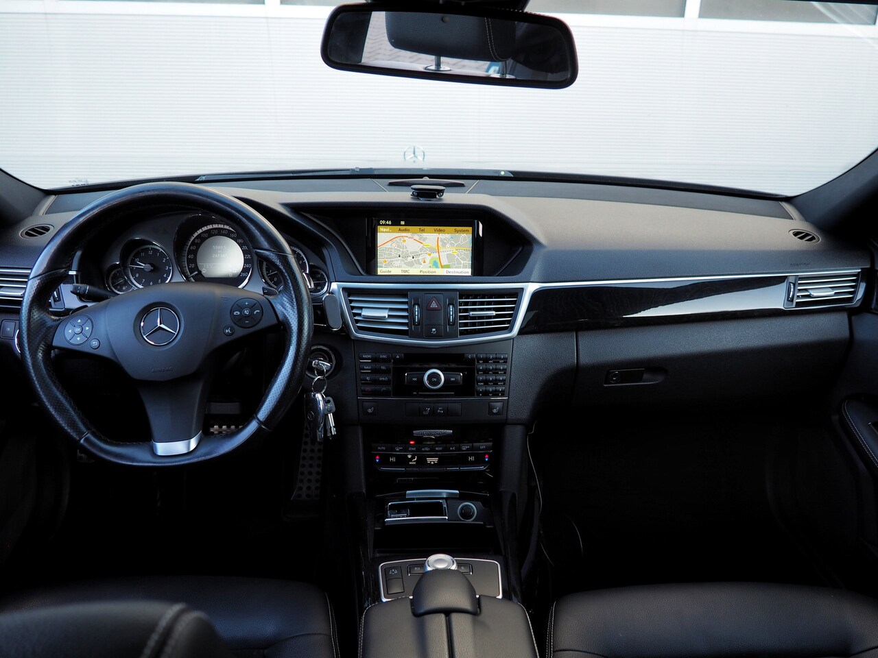 Mercedes-Benz E-klasse Estate - 350 CGI E350 Avantgarde SCHUIFD. TREKH. XENON STOELVERW.
