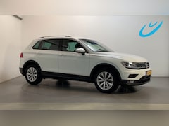 Volkswagen Tiguan - 1.5 TSI Comfortline Business Stoelverwarming Parkeersensoren Navigatie DAB+