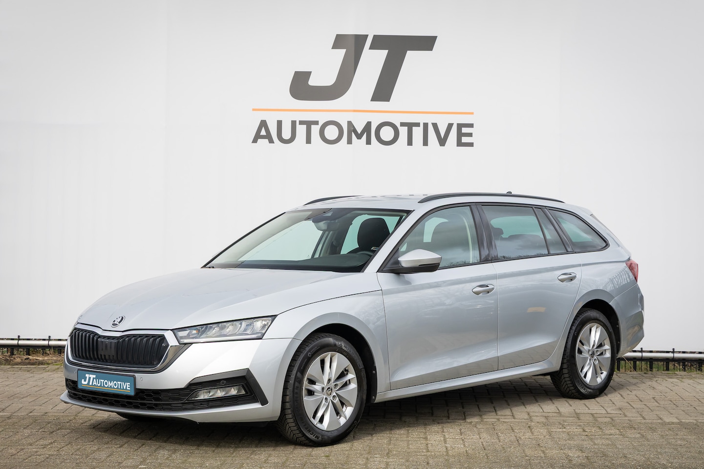 Skoda Octavia - 1.5 150pk TSI Bns Edition Afneembare trekhaak | PDC | Camera | Elektrische achterklep | Ca - AutoWereld.nl