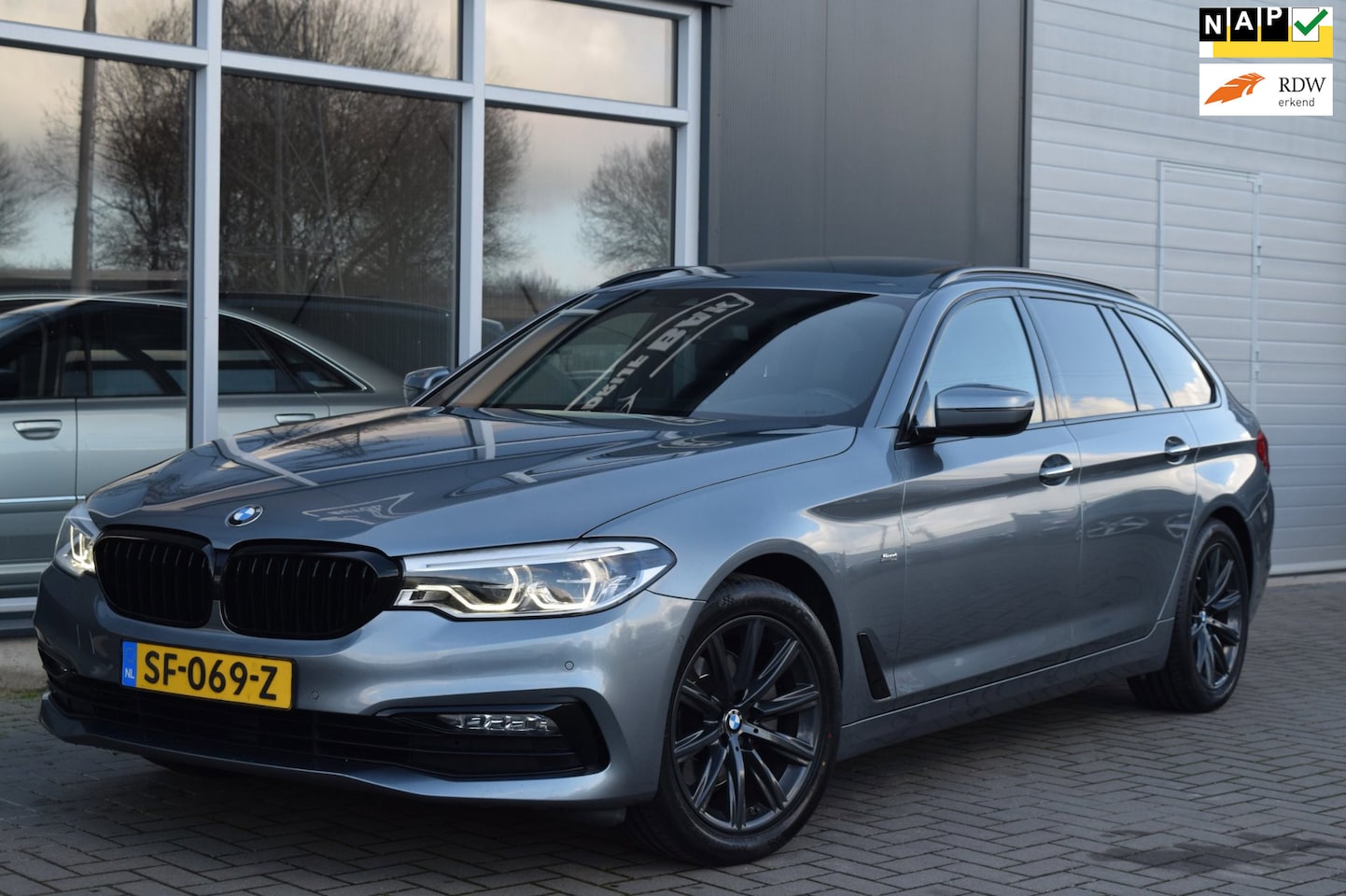 BMW 5-serie Touring - 520d High Executive | Head-Up | Dodehoekassist | NAP + APK 5-2027 ! - AutoWereld.nl