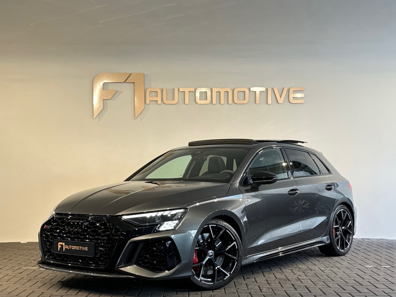 Audi RS3 - Sportback 2.5 TFSI quattro Pano|HuD|B&O|Keyless|VOL - AutoWereld.nl