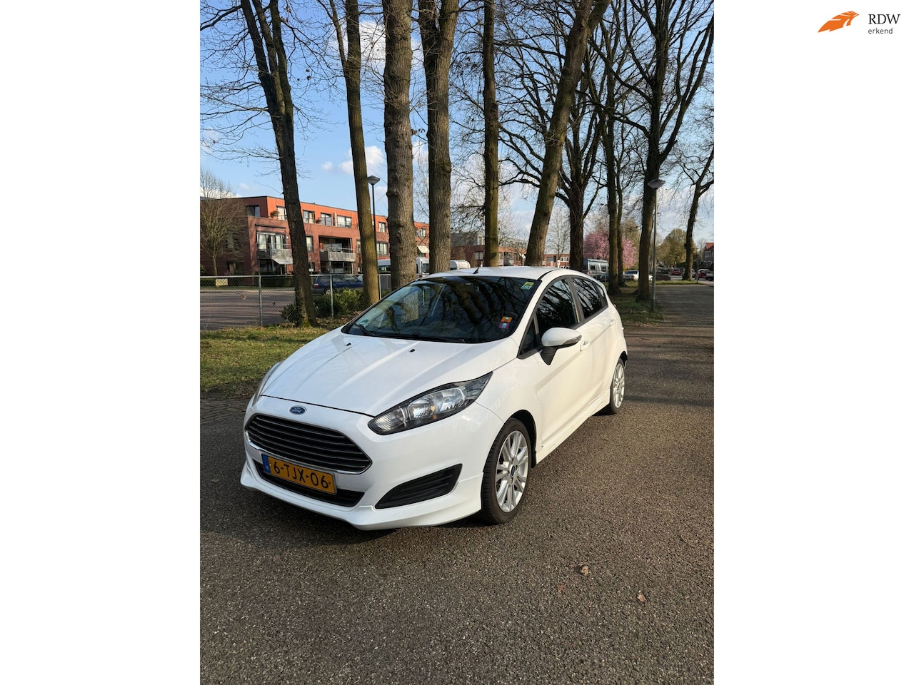Ford Fiesta - Ford Fiësta 1.0 100PK 5D 2014, Distributieriem vervangen - AutoWereld.nl