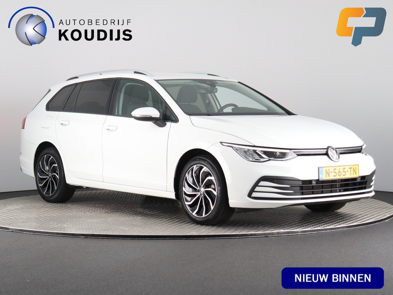 Volkswagen Golf Variant - 1.0 eTSI Life 1.0 eTSI Life (NL-Auto / Trekhaak / Massage / ACC / Carplay / 17'') - AutoWereld.nl