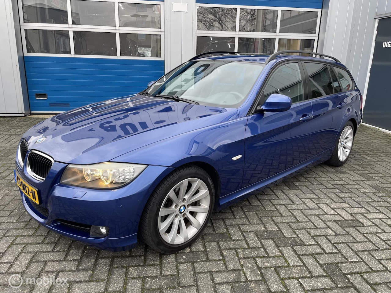 BMW 3-serie Touring - 320i Executive 170Pk Nw Apk M. Interieur - AutoWereld.nl