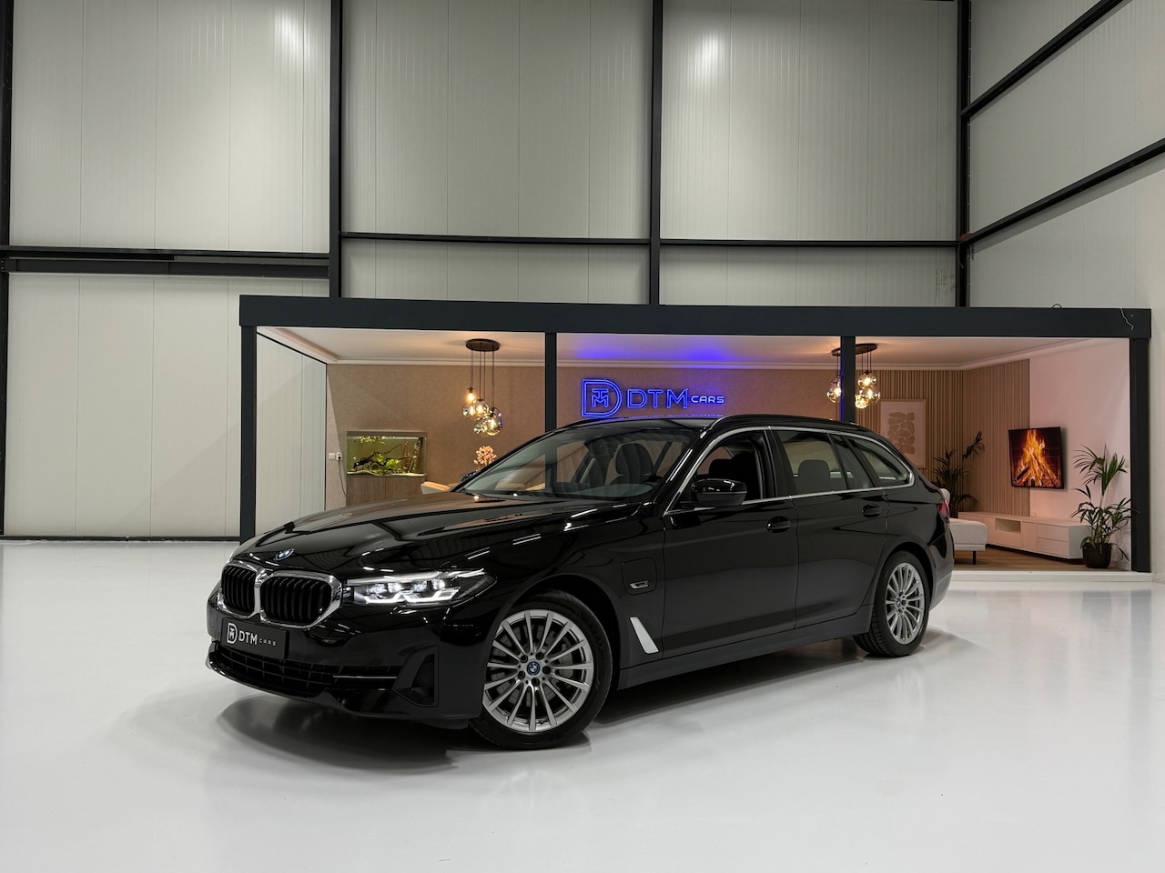 BMW 5-serie Touring - 520e Executive Navi Climate Pdc Elektr. Achterklep Led Stoelverw. - AutoWereld.nl