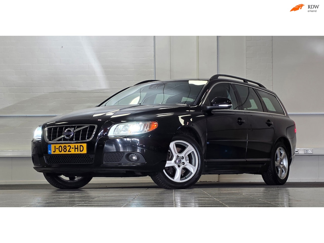 Volvo V70 - 2.0 T5 Automaat LPG G3 Trekhaak Allseason banden - AutoWereld.nl