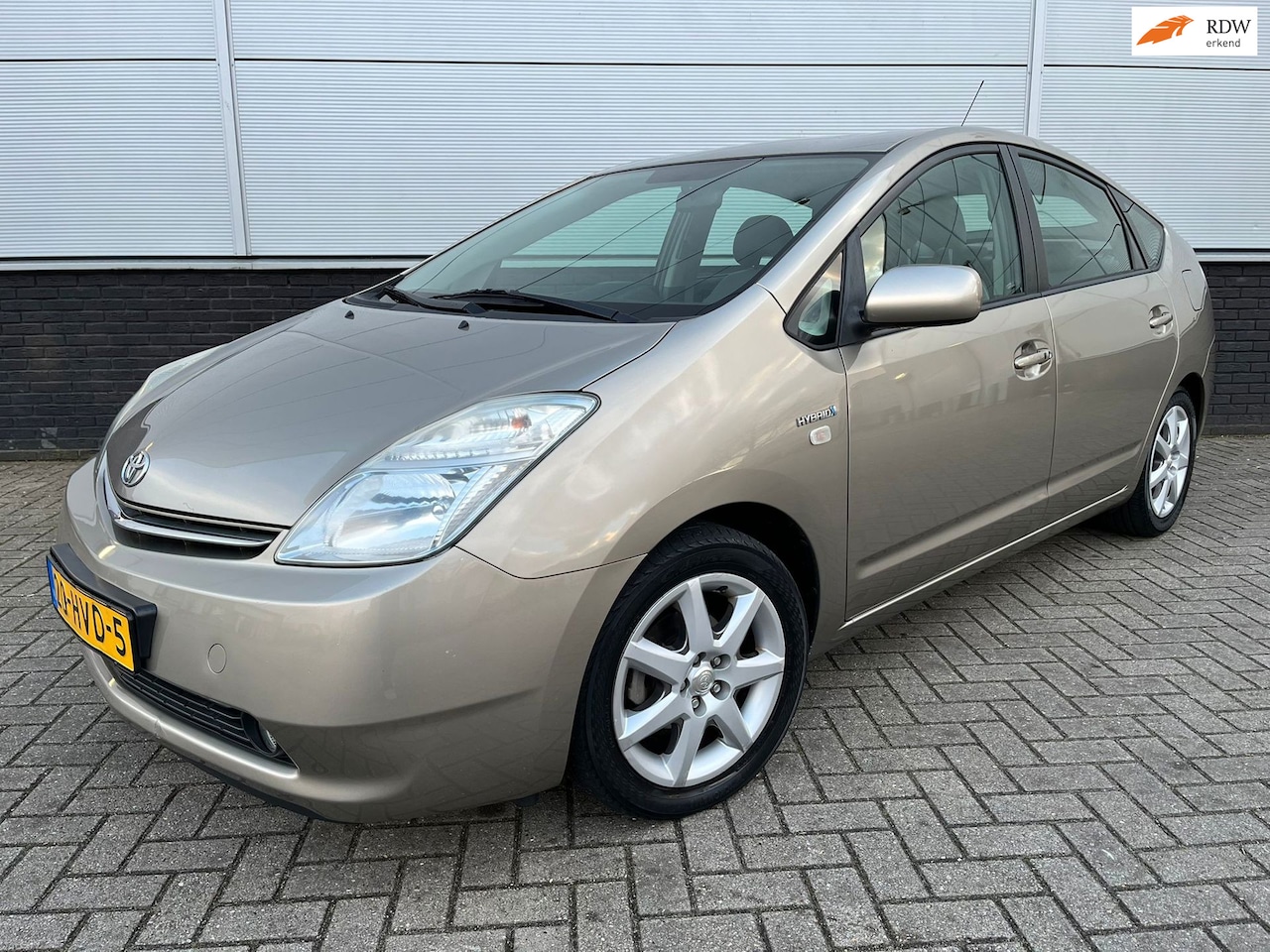 Toyota Prius - 1.5 VVT-i Tech Edition Clima - Lm velgen - bluetooth - cruise control - navigatie - NAP - - AutoWereld.nl