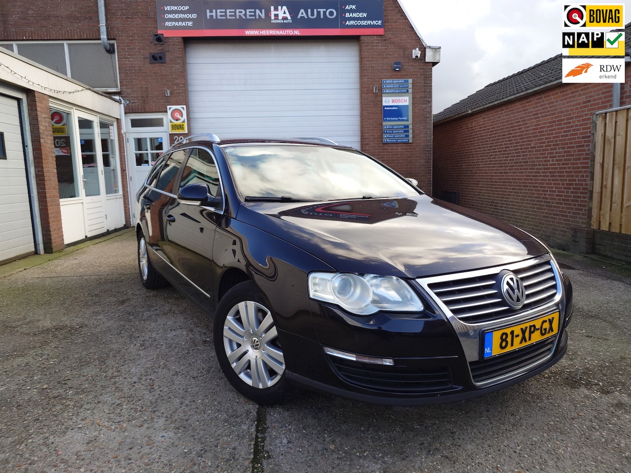 Volkswagen Passat Variant - 2.0 FSI Highline Business 2.0 FSI Highline Business, Navigatie, Clima, Stoelverwarming - AutoWereld.nl