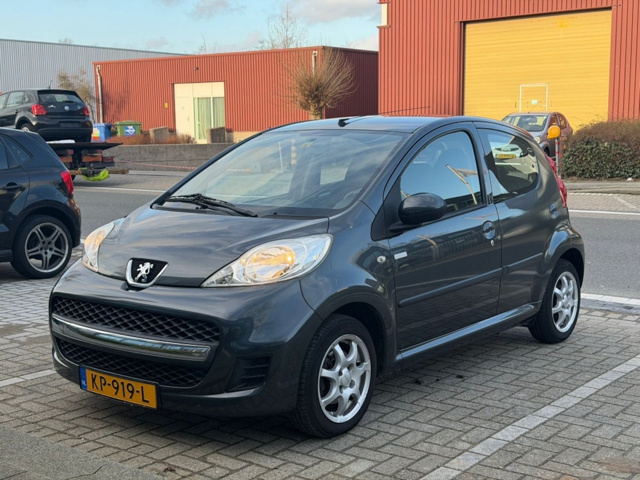 Peugeot 107 - 1.0 Benzine 5 Deurs Airco 2 Sleutels Elektr. Ramen - AutoWereld.nl
