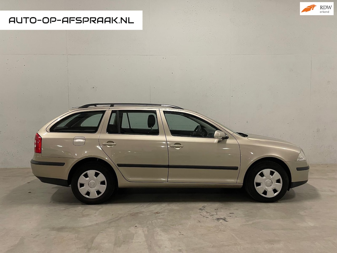 Skoda Octavia Combi - 2.0 FSI Automaat Navi Airco Cruise C. Trekhaak - AutoWereld.nl