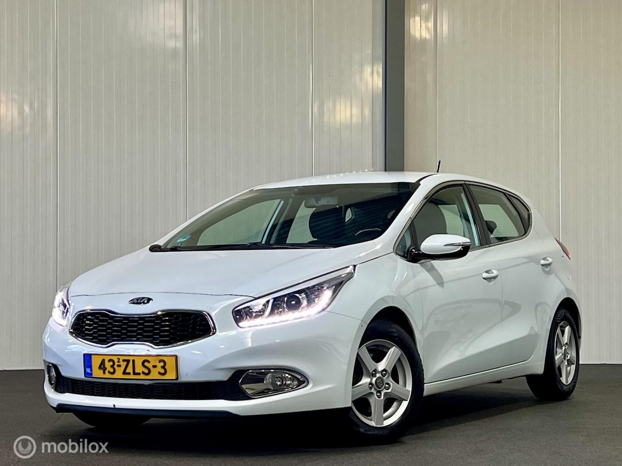 Kia Cee'd - 1.6 GDI Plus Pack AUTOMAAT [ NAP camera cruise ] - AutoWereld.nl