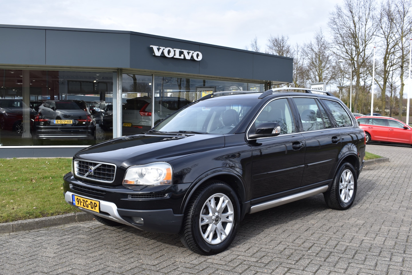 Volvo XC90 - 3.2 AWD 238PK Aut. 6-cilinder Sport | Trekhaak | Panodak | Stoelverwarming | Carkit | All - AutoWereld.nl